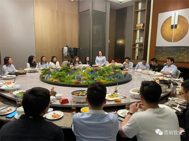 ▲开业相聚,相谈甚欢不在于是否有珍馐百味
